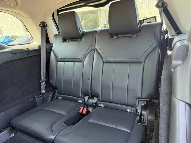 used 2019 Land Rover Discovery car, priced at $18,988