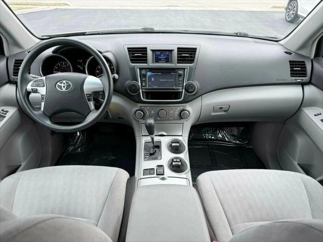 used 2013 Toyota Highlander car, priced at $13,983