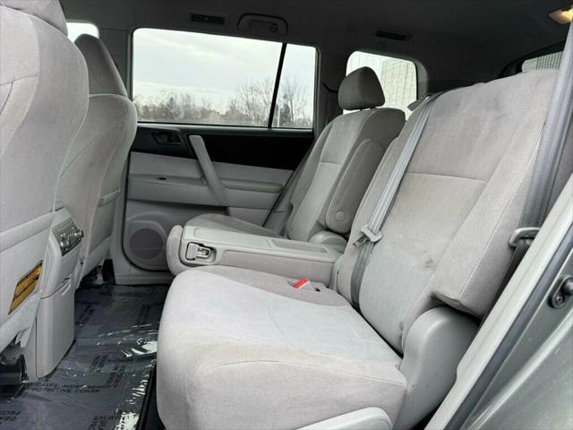 used 2013 Toyota Highlander car, priced at $13,983