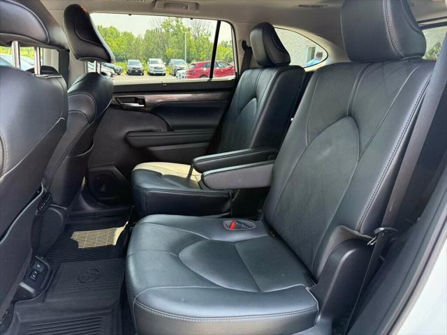 used 2021 Toyota Highlander car, priced at $39,799