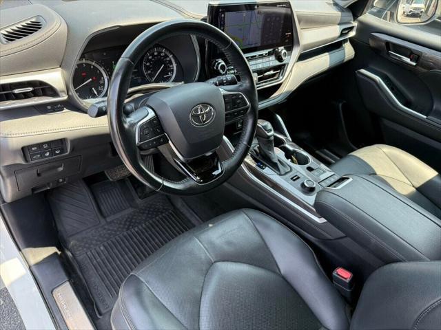 used 2021 Toyota Highlander car, priced at $39,799