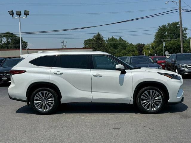 used 2021 Toyota Highlander car, priced at $39,799