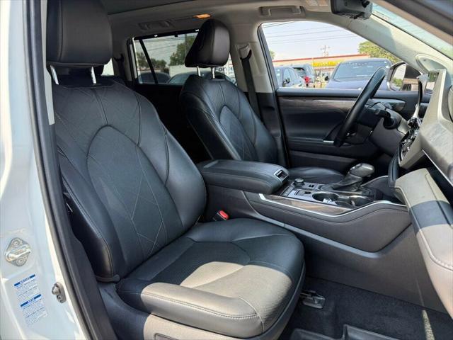used 2021 Toyota Highlander car, priced at $39,799