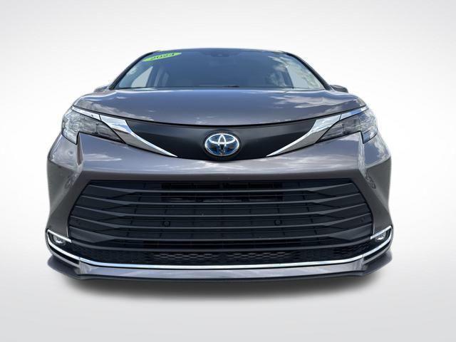 used 2024 Toyota Sienna car, priced at $43,995