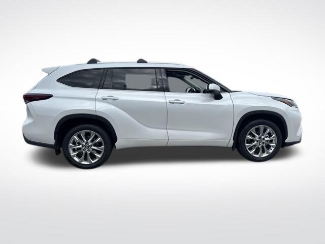 new 2026 Toyota Highlander car, priced at $54,074