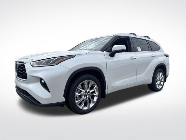 new 2026 Toyota Highlander car, priced at $54,074