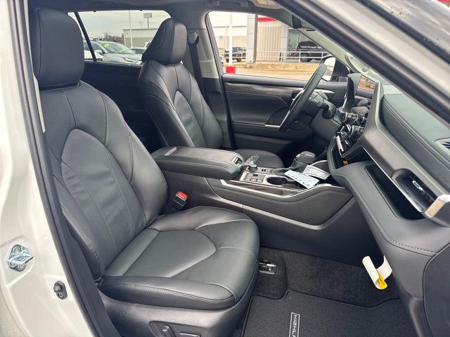 new 2026 Toyota Highlander car, priced at $54,074