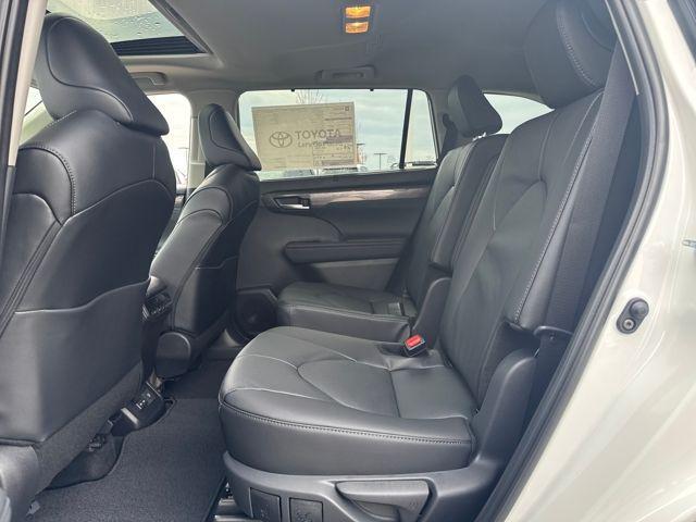 new 2026 Toyota Highlander car, priced at $54,074