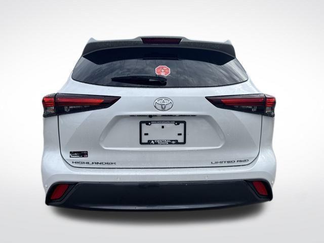 new 2026 Toyota Highlander car, priced at $54,074