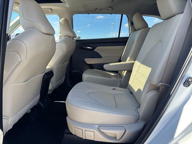 used 2025 Toyota Highlander car, priced at $46,995