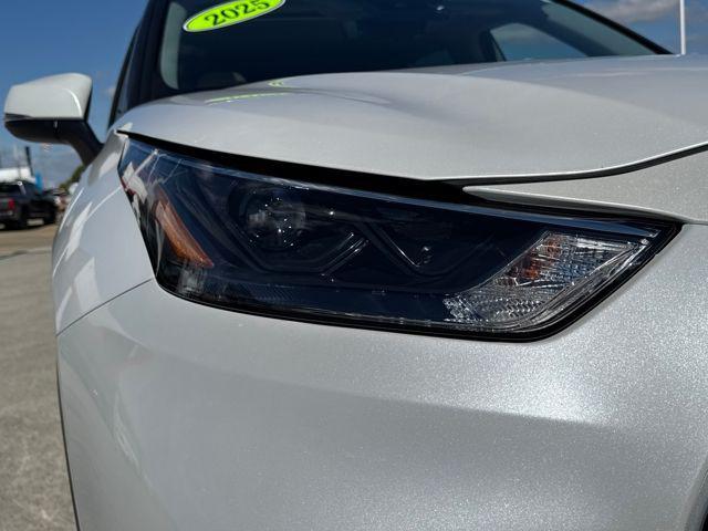 used 2025 Toyota Highlander car, priced at $46,995