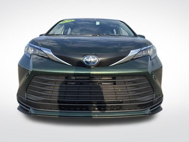 new 2025 Toyota Sienna car, priced at $43,799