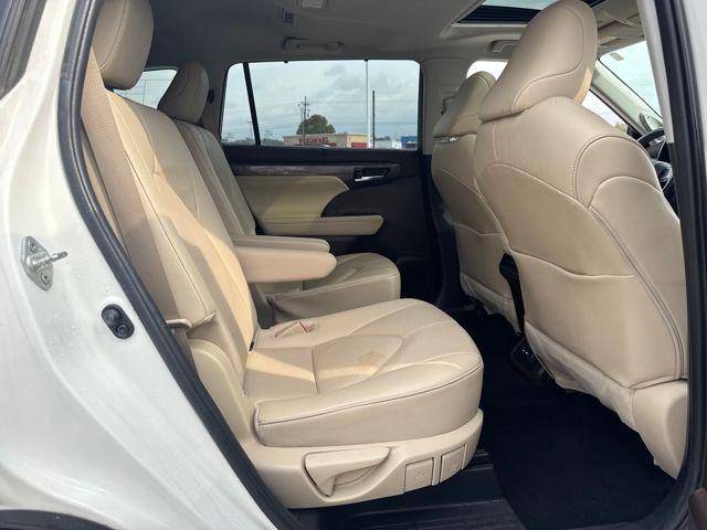 used 2020 Toyota Highlander car, priced at $29,995