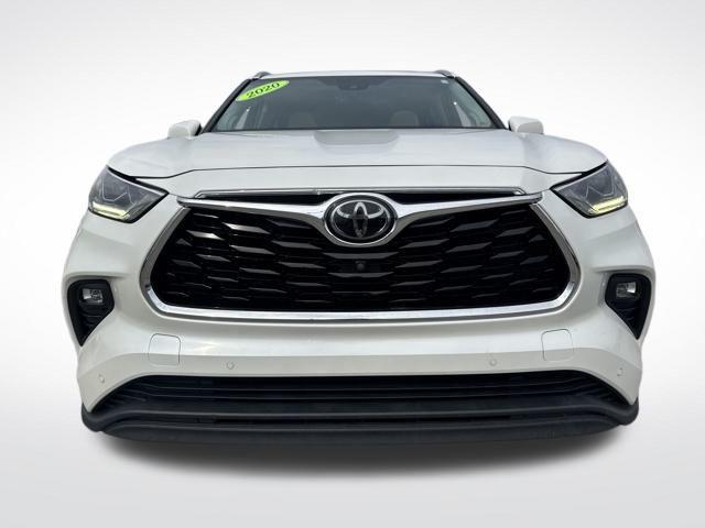 used 2020 Toyota Highlander car, priced at $29,995