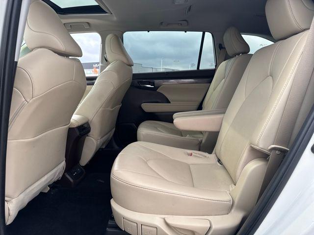 used 2020 Toyota Highlander car, priced at $29,995