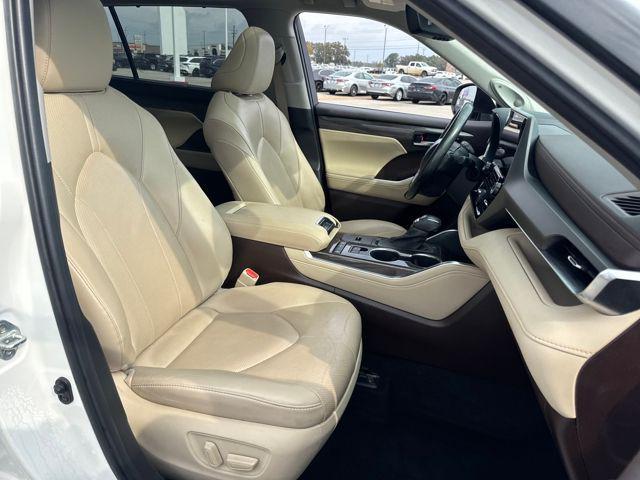 used 2020 Toyota Highlander car, priced at $29,995