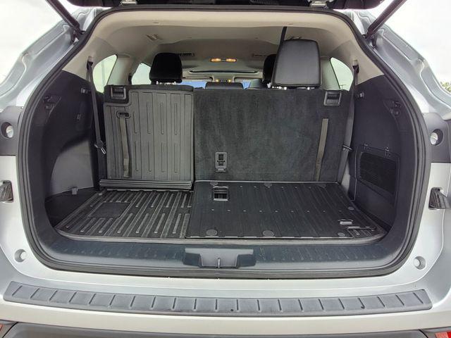 used 2022 Toyota Highlander car, priced at $37,995