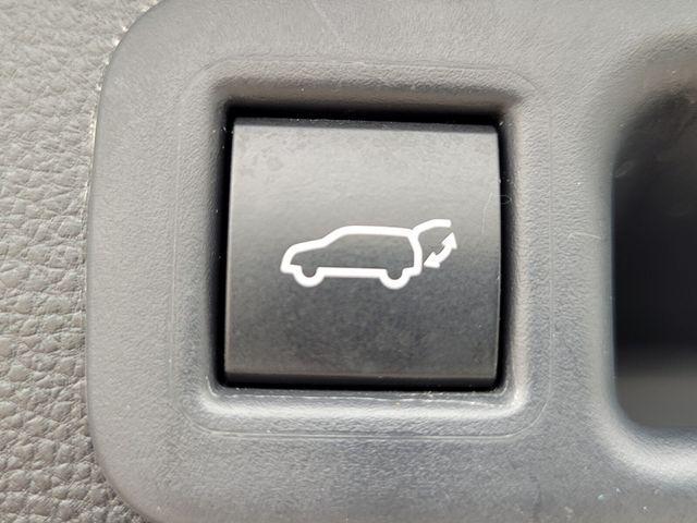 used 2022 Toyota Highlander car, priced at $37,995