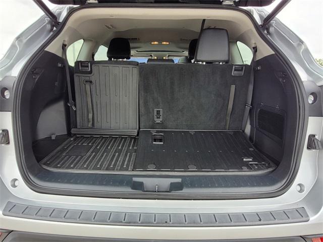 used 2022 Toyota Highlander car, priced at $38,759