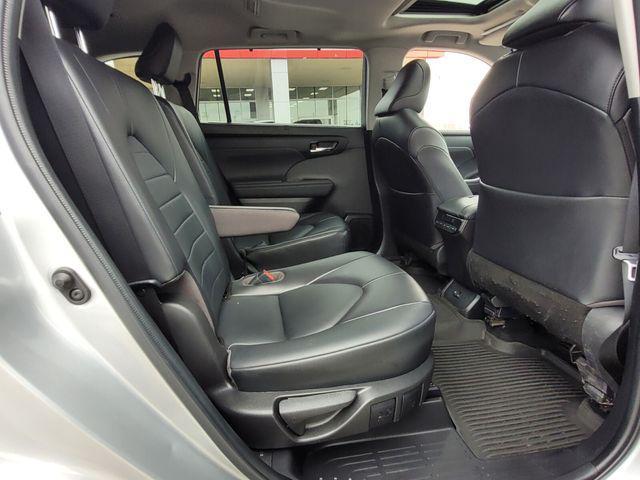 used 2022 Toyota Highlander car, priced at $37,995