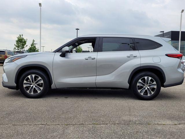 used 2022 Toyota Highlander car, priced at $37,995