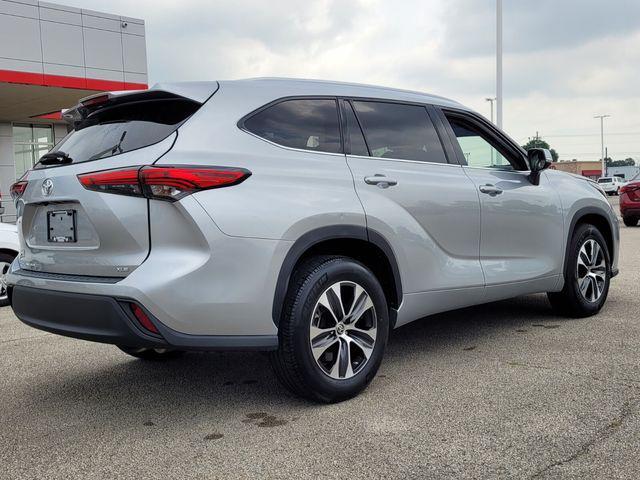 used 2022 Toyota Highlander car, priced at $37,995