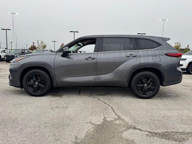 used 2023 Toyota Highlander car, priced at $32,995