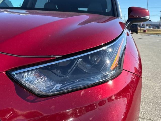 used 2024 Toyota Highlander car, priced at $41,995