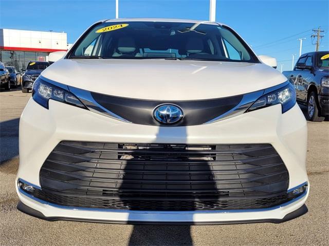 used 2024 Toyota Sienna car, priced at $49,981