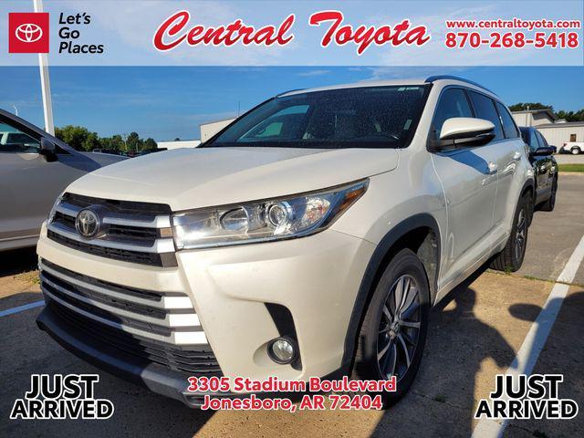 used 2017 Toyota Highlander car, priced at $23,495