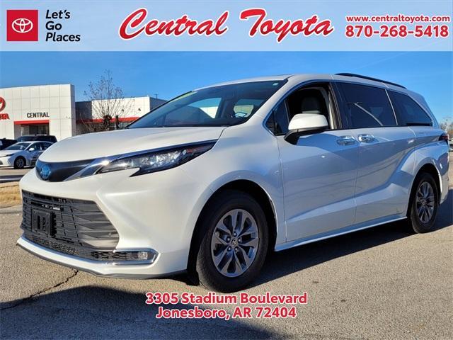 used 2023 Toyota Sienna car, priced at $40,995