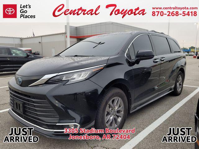 used 2023 Toyota Sienna car, priced at $39,847