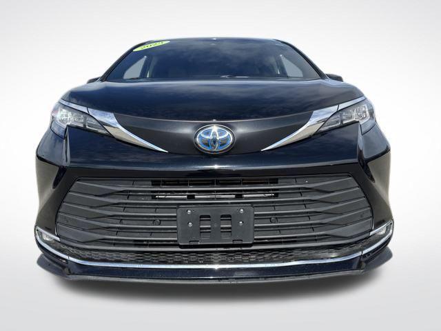used 2023 Toyota Sienna car, priced at $39,847
