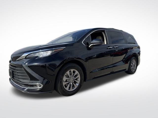 used 2023 Toyota Sienna car, priced at $39,847