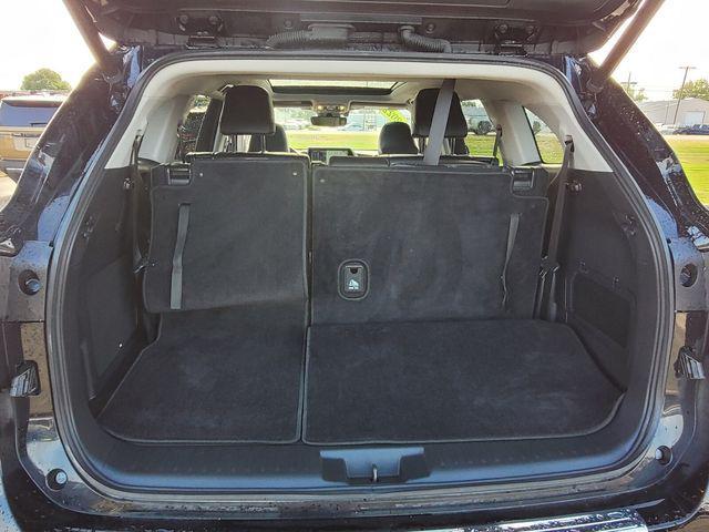 used 2022 Toyota Highlander car, priced at $41,995