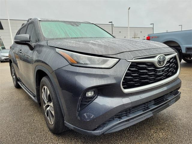 used 2020 Toyota Highlander car, priced at $30,278