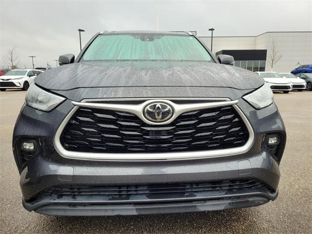 used 2020 Toyota Highlander car, priced at $30,278