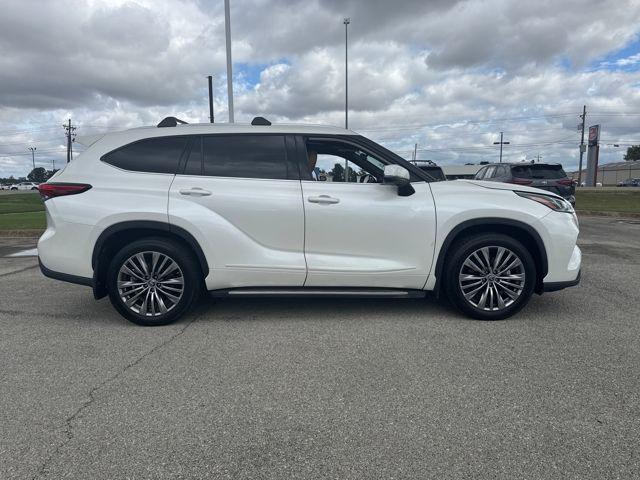 used 2021 Toyota Highlander car, priced at $35,995