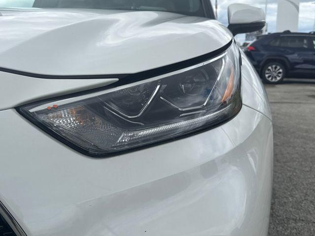 used 2021 Toyota Highlander car, priced at $35,995