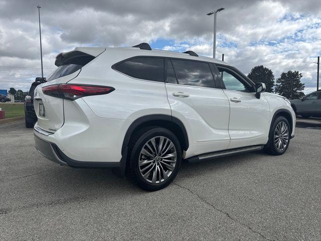used 2021 Toyota Highlander car, priced at $35,995
