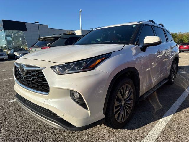 used 2021 Toyota Highlander car, priced at $35,995