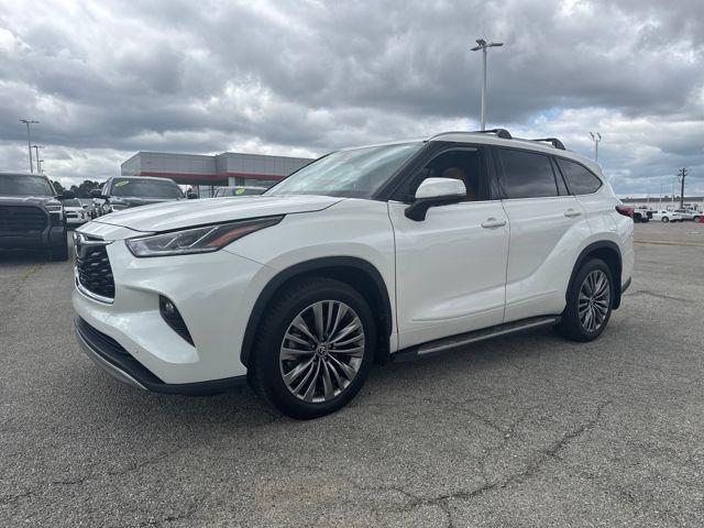 used 2021 Toyota Highlander car, priced at $35,995