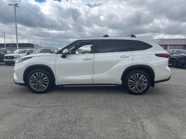 used 2021 Toyota Highlander car, priced at $35,995