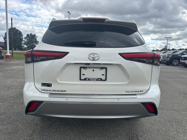 used 2021 Toyota Highlander car, priced at $35,995