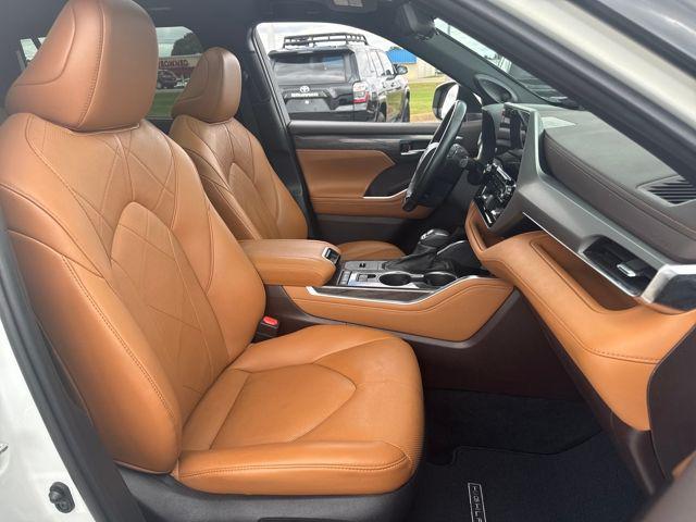 used 2021 Toyota Highlander car, priced at $35,995