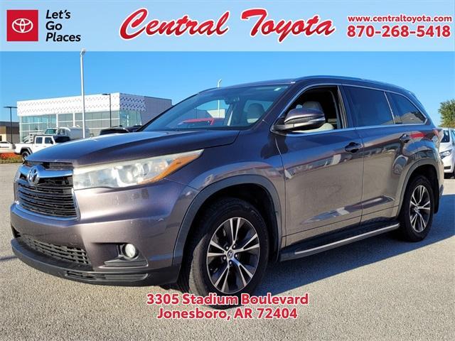 used 2016 Toyota Highlander car