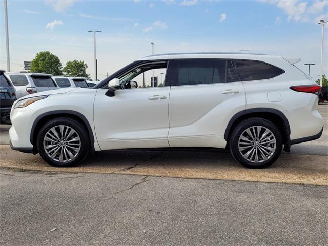 used 2021 Toyota Highlander car, priced at $40,995