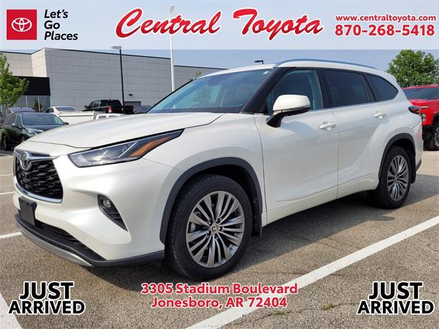 used 2021 Toyota Highlander car, priced at $40,995