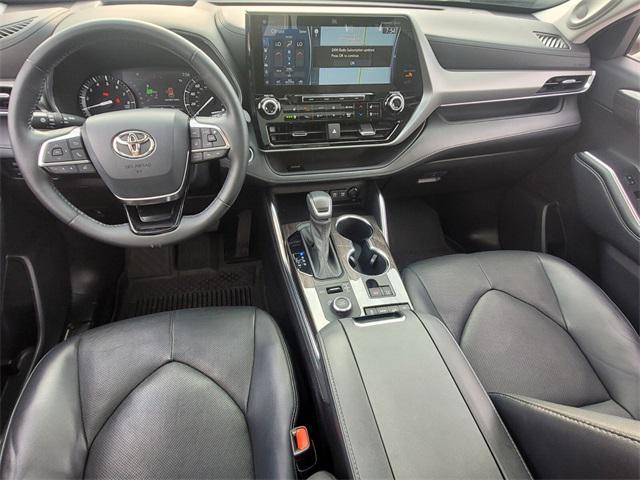 used 2021 Toyota Highlander car, priced at $40,995