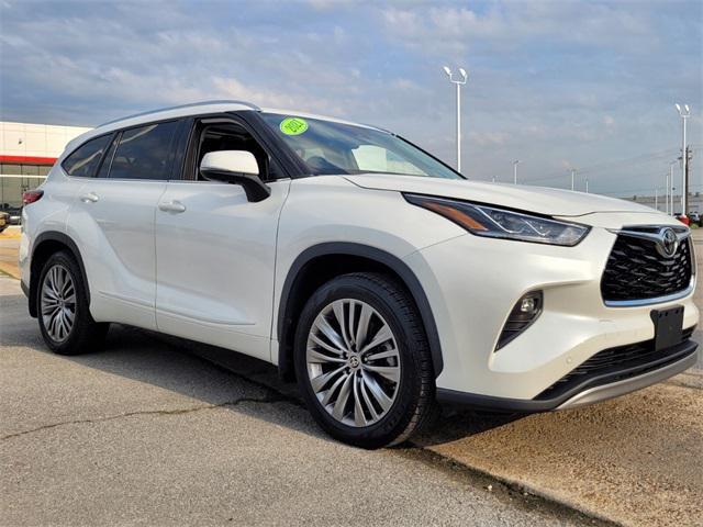 used 2021 Toyota Highlander car, priced at $40,995